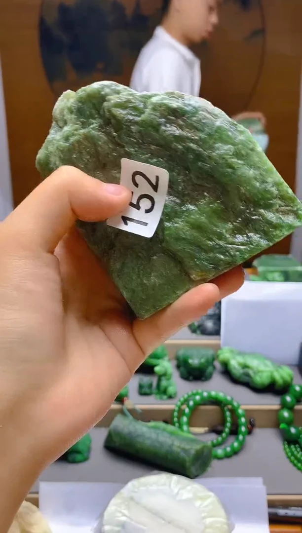 和田玉（碧玉）未镶嵌珠宝半成品1