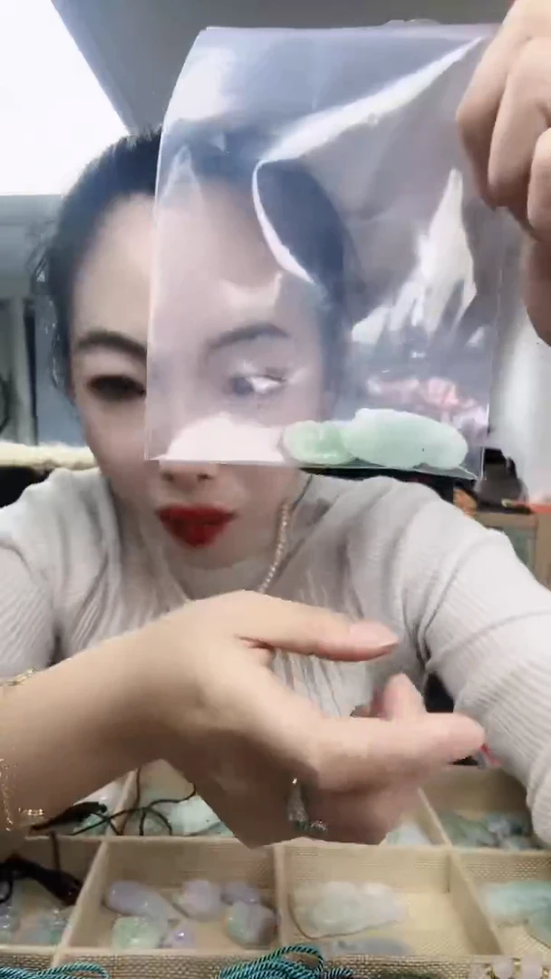 【闪购商品】翡翠颈饰未镶嵌叶子+如意+福豆 微瑕