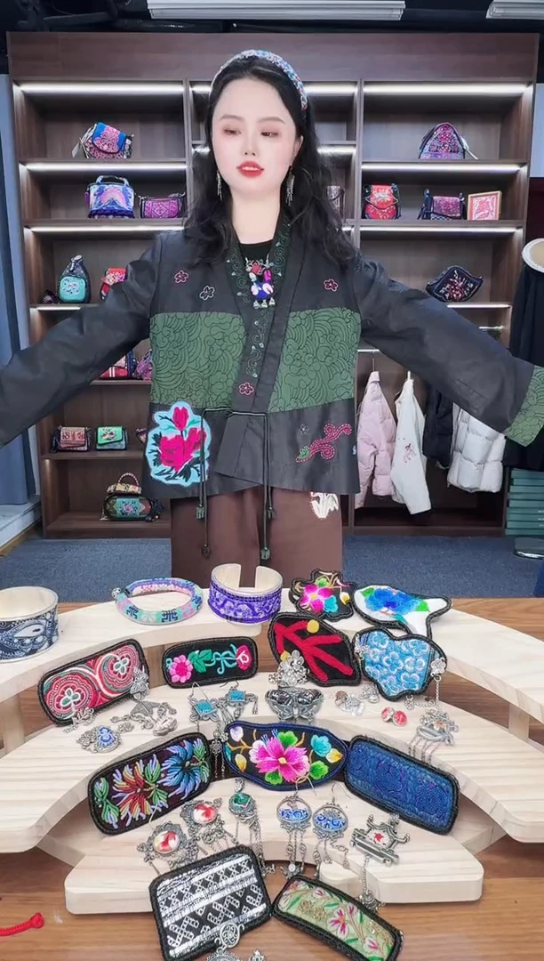 织绣A129蒙阿苏苗绣传承店