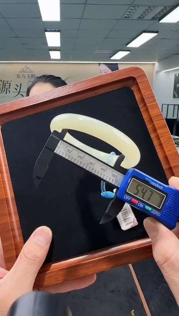 和田玉手镯未镶嵌多样性发货 拍一发一
