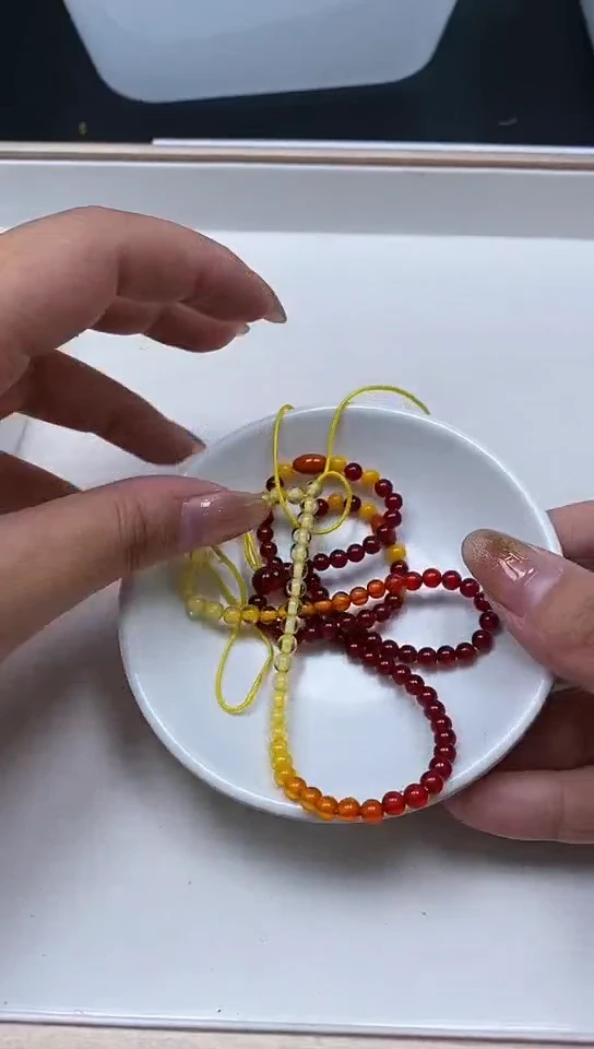 【闪购商品】血珀裸石未镶嵌血珀 项链4mm一条10元