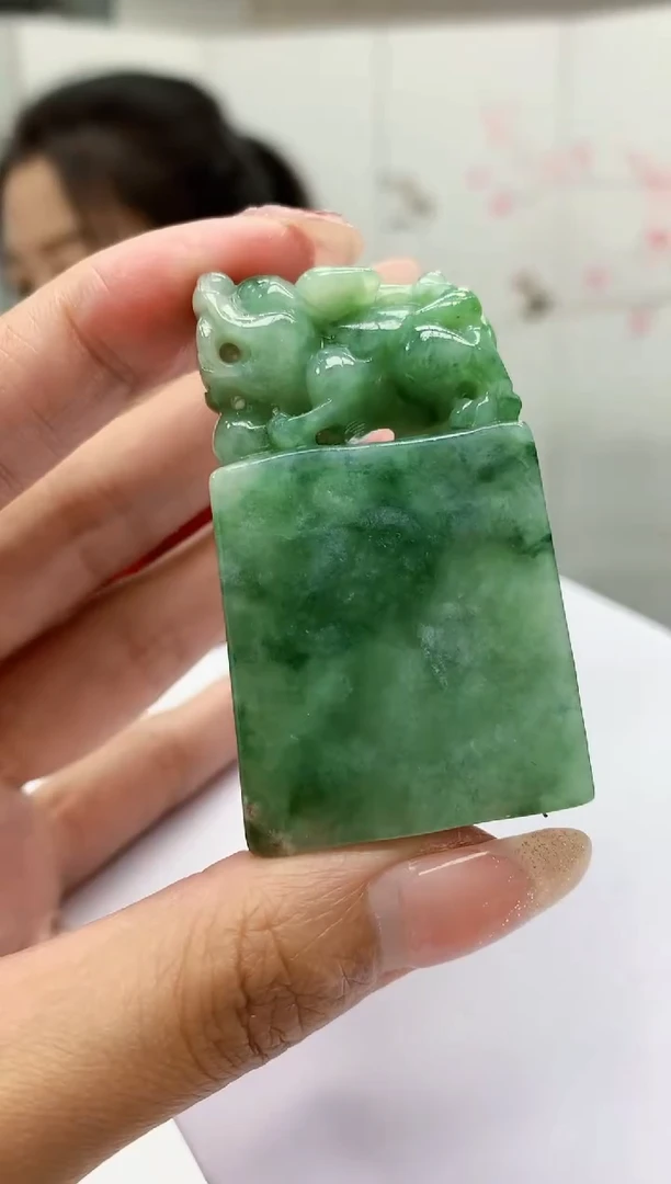 【闪购商品】定制翡翠未镶嵌4902MM-毛货挂件105