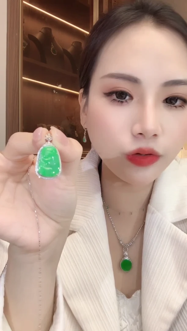 【闪购商品】翡翠吊坠(不含链)18K金镶嵌A30