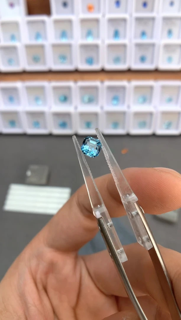 未镶嵌裸石定制海蓝宝石1.08ct 超圣03130