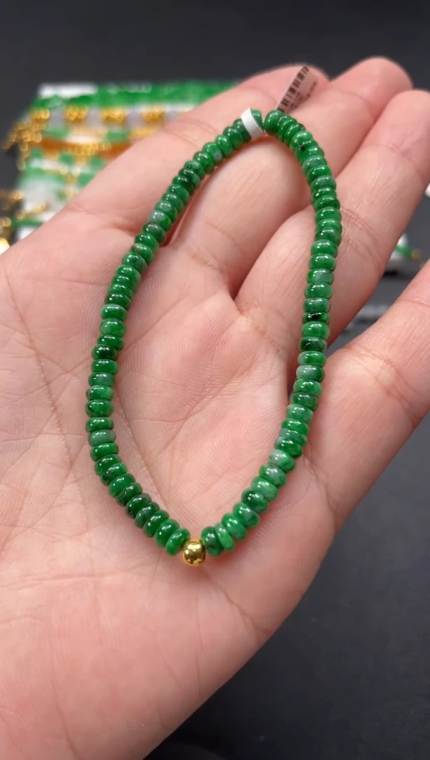 套链足金镶嵌翡翠一条   P491