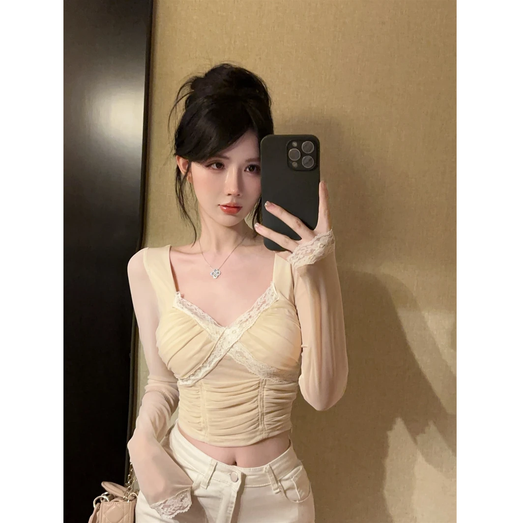 蕾丝拼接V领长袖T恤修身带胸垫辣妹显瘦短款打底衫上衣