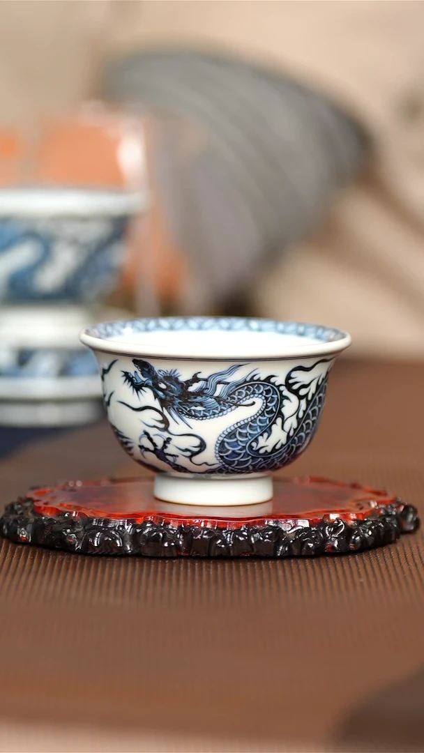 景德镇全手工全手绘   元龙压手  容量150