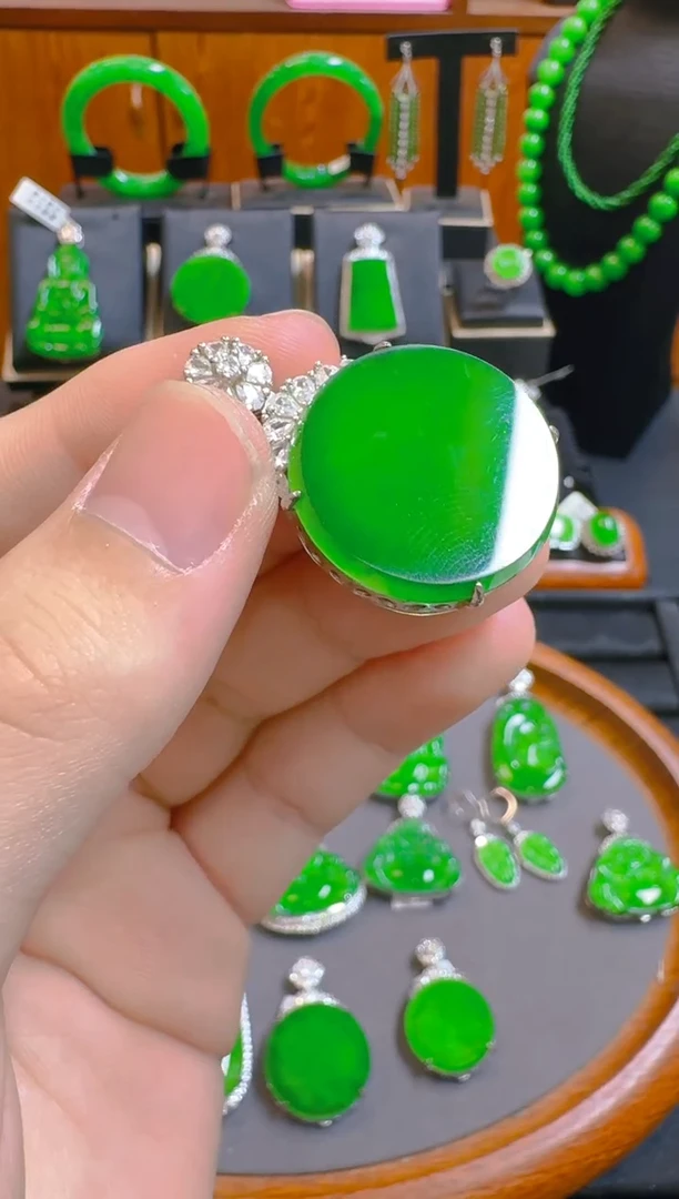 吊坠(赠链)银S925镶嵌翡翠天然A货翡翠