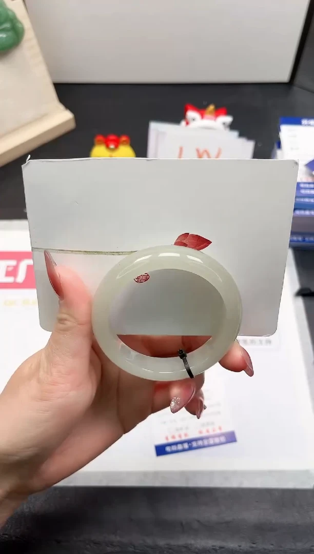 【闪购商品】石英质玉手镯未镶嵌69-53