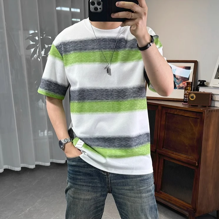 男士短袖t恤夏季男款新品撞色渐变青年圆领修身透气男士t恤短袖