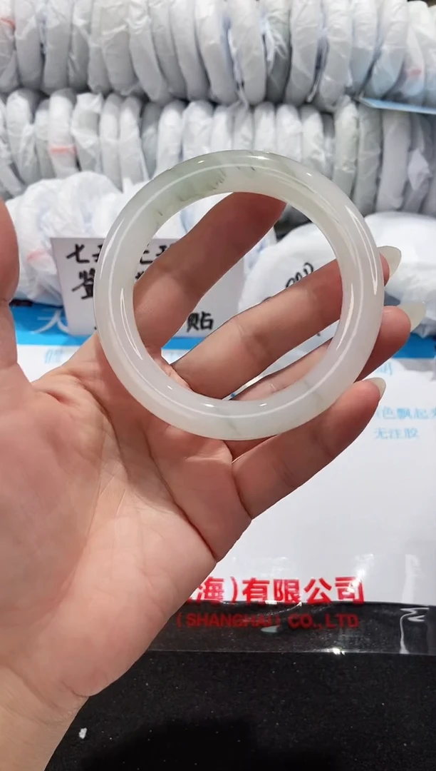 【闪购商品】石英质玉手镯未镶嵌58-58