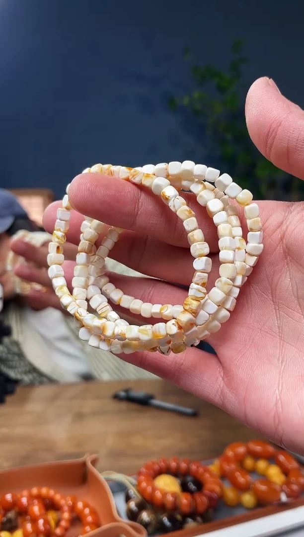 【闪购商品】蜜蜡珠宝奇石未镶嵌多样性发货发其一假一赔四