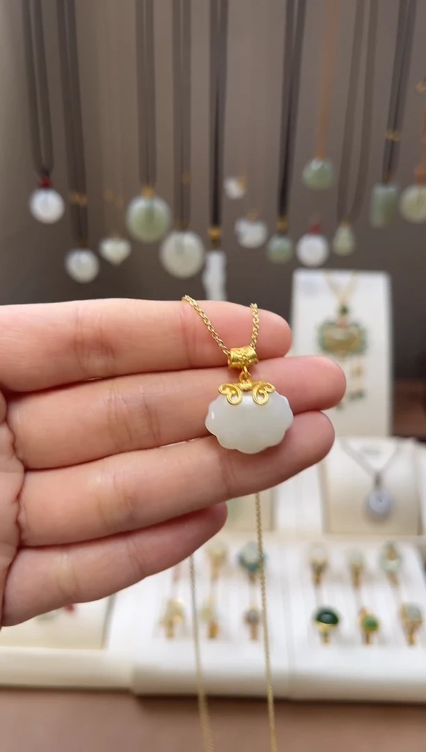 颈饰银S925镶嵌和田玉和田玉吊坠