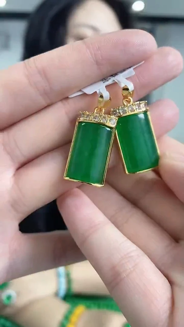 颈饰未镶嵌翡翠多样性发其一颜色微差