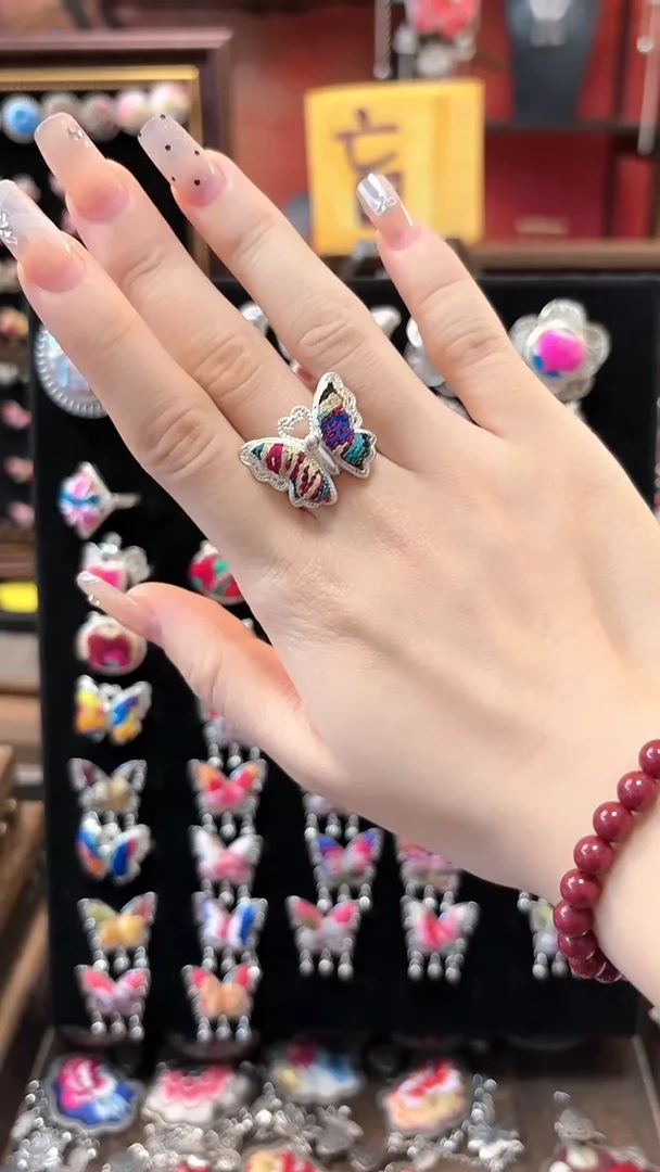 织绣云织谣民族风精美饰品   66