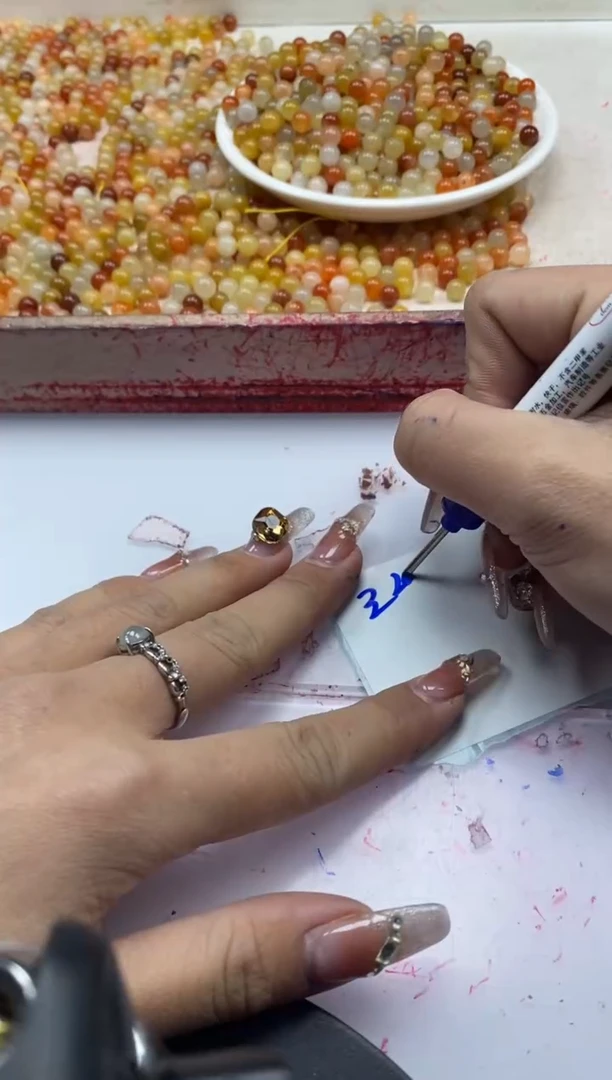 【闪购商品】玛瑙/玉髓颈饰未镶嵌w362三彩金丝玉6mm*100颗