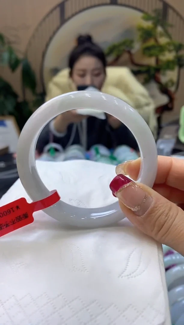 【闪购商品】翡翠手镯未镶嵌99910476