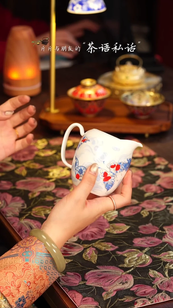 【闪购商品】伴斤茶舍   青花   蝴蝶   公道杯