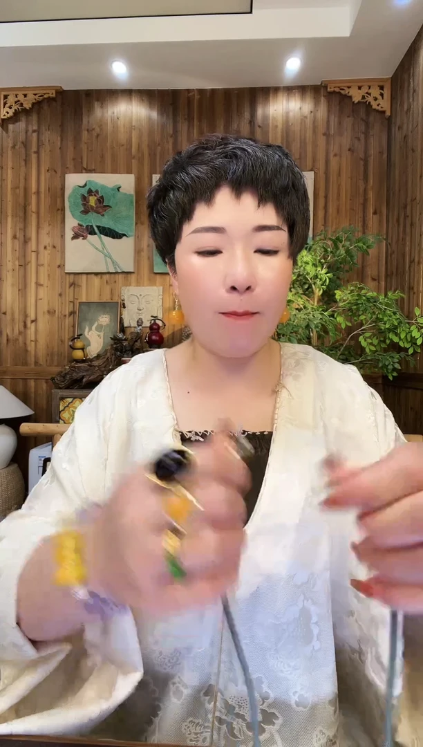 未镶嵌颈饰琥珀00000000536