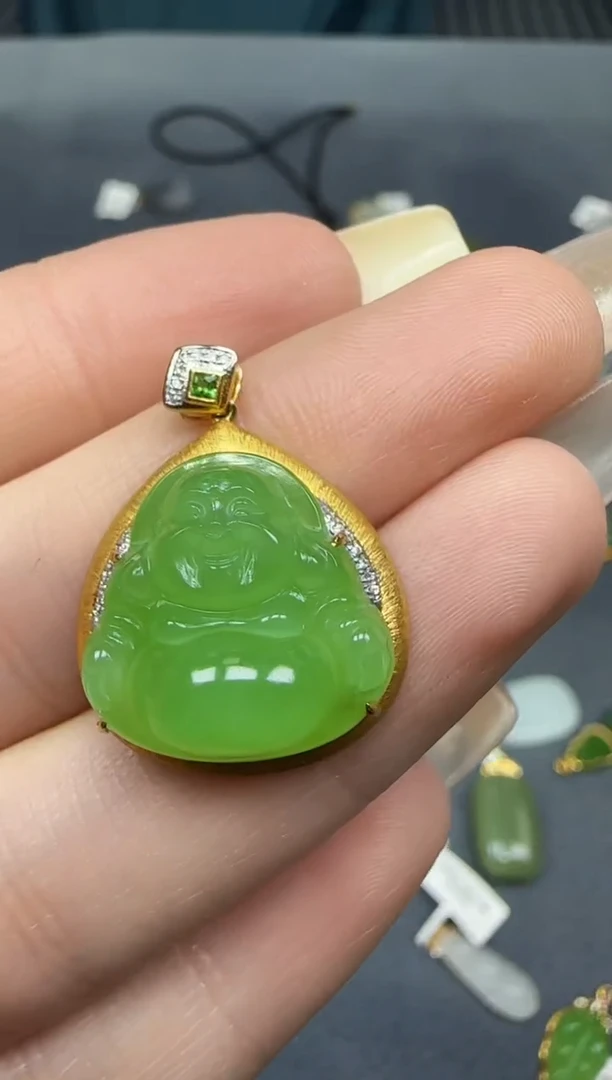 【闪购商品】和田玉挂件18K金镶嵌1