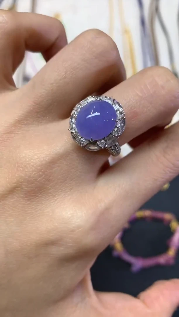 18K金镶嵌戒指翡翠?**生W464|69999