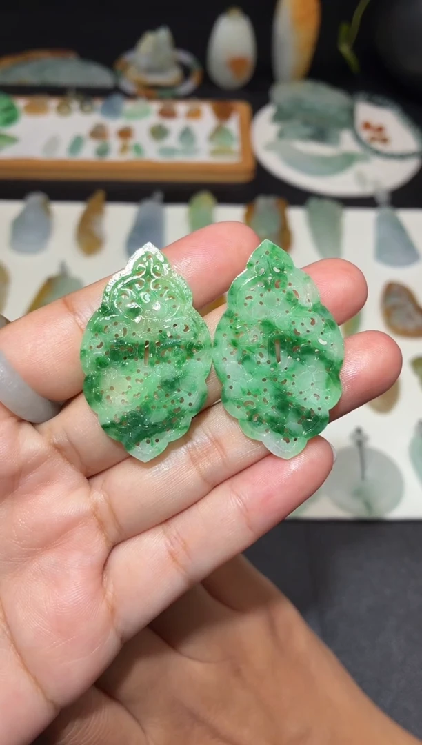 未镶嵌定制翡翠耳饰一对