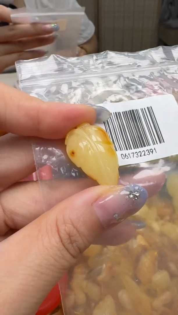 裸石琥珀未镶嵌如图