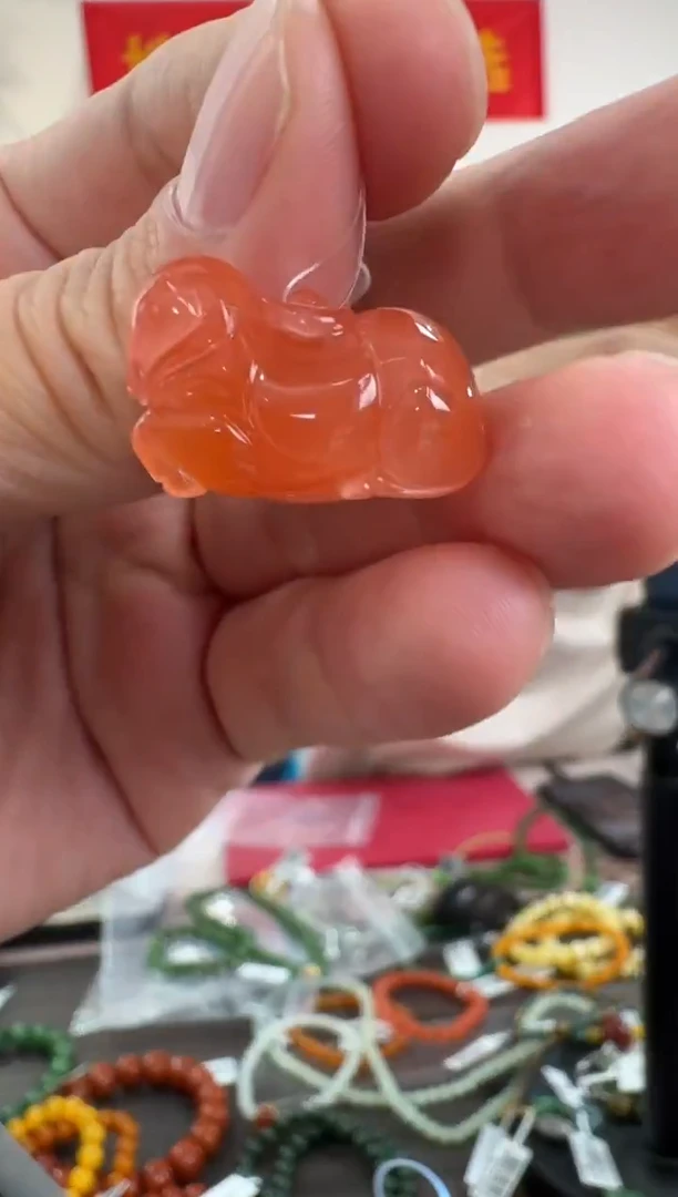 未镶嵌吊坠南红玛瑙南红马上有钱雕刻件吊坠