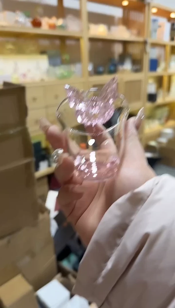 粉色蝴蝶杯