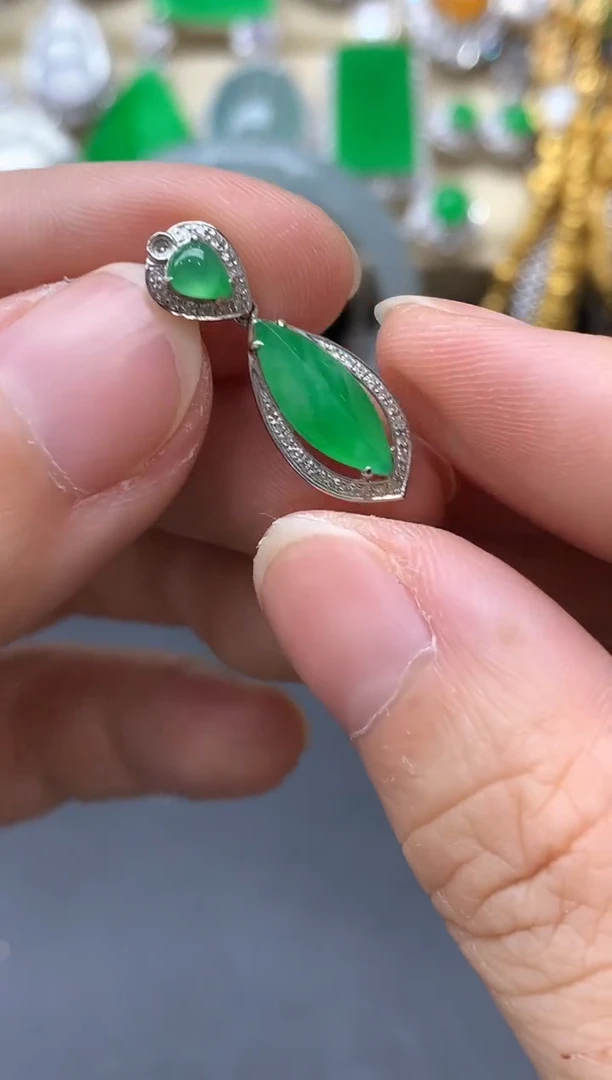 颈饰18K金镶嵌翡翠281-中国好珍宝