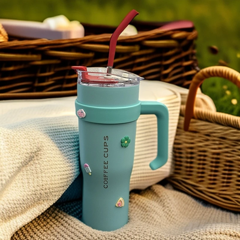 卡通有手柄巨无霸吸管杯保冰保温便携随行杯保温杯学生（颜色随机）