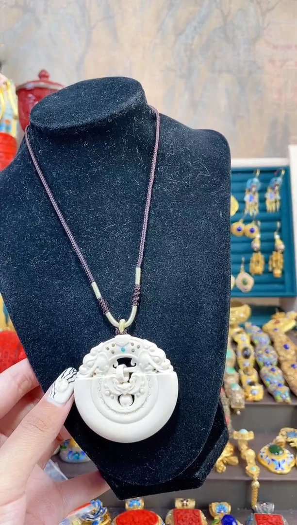 【闪购商品】非遗绝技精品吊坠