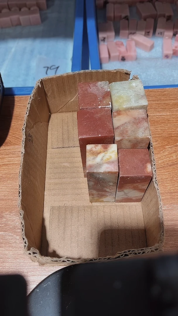 寿山石l*v瑕疵不规则章