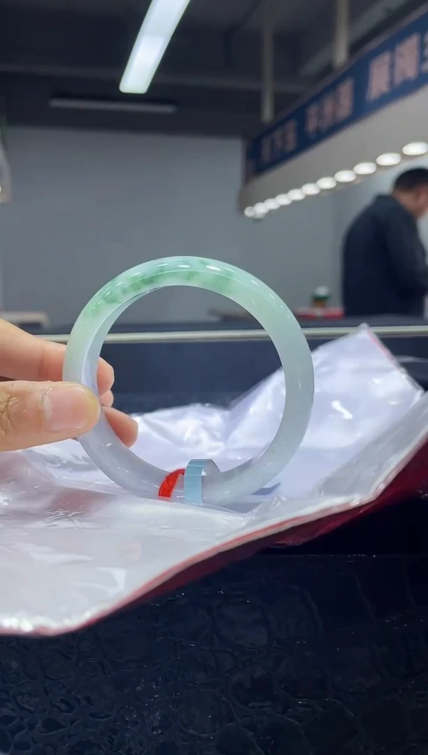 未镶嵌手镯翡翠3