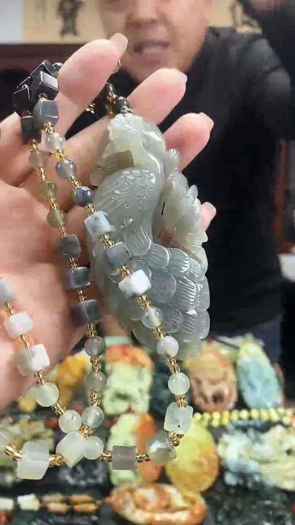 【闪购商品】蛇纹石玉吊坠未镶嵌·