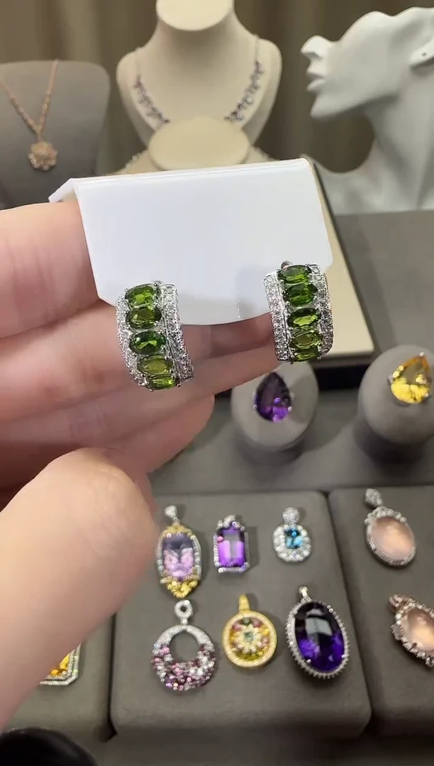 银S925镶嵌透辉石耳扣8mm耳扣设计款