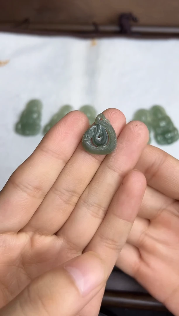 翡翠未镶嵌颈饰糖***甜A货翡翠
