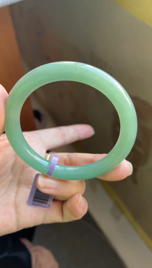 未镶嵌手镯翡翠（巨巨巨推荐）满色冰胶湖水绿圆条8号