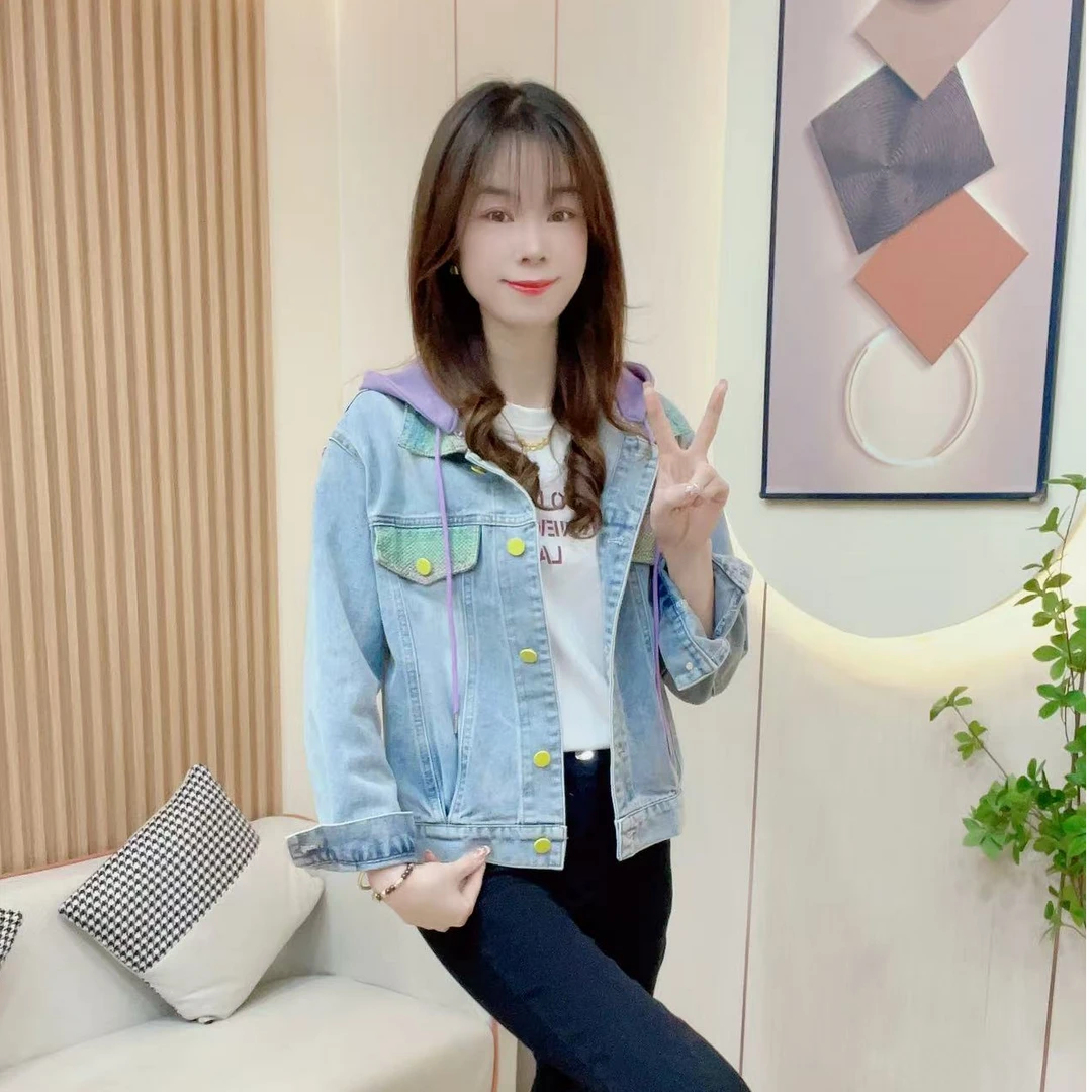 炬雅【彩虹】新款时尚彩色线帽子可拆卸洋气显瘦减龄洗水牛仔外套