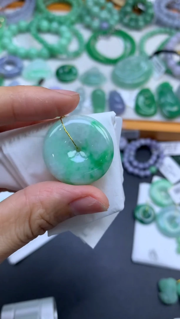 定制翡翠未镶嵌翡翠