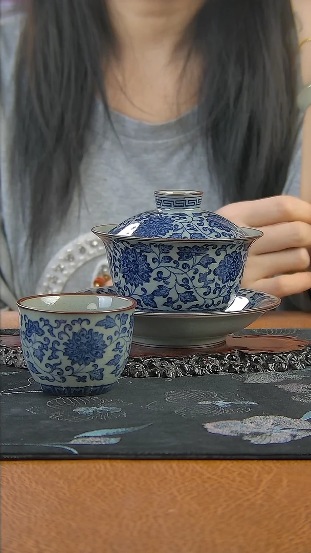 景德镇手工青花缠枝莲三才盖碗加主人杯