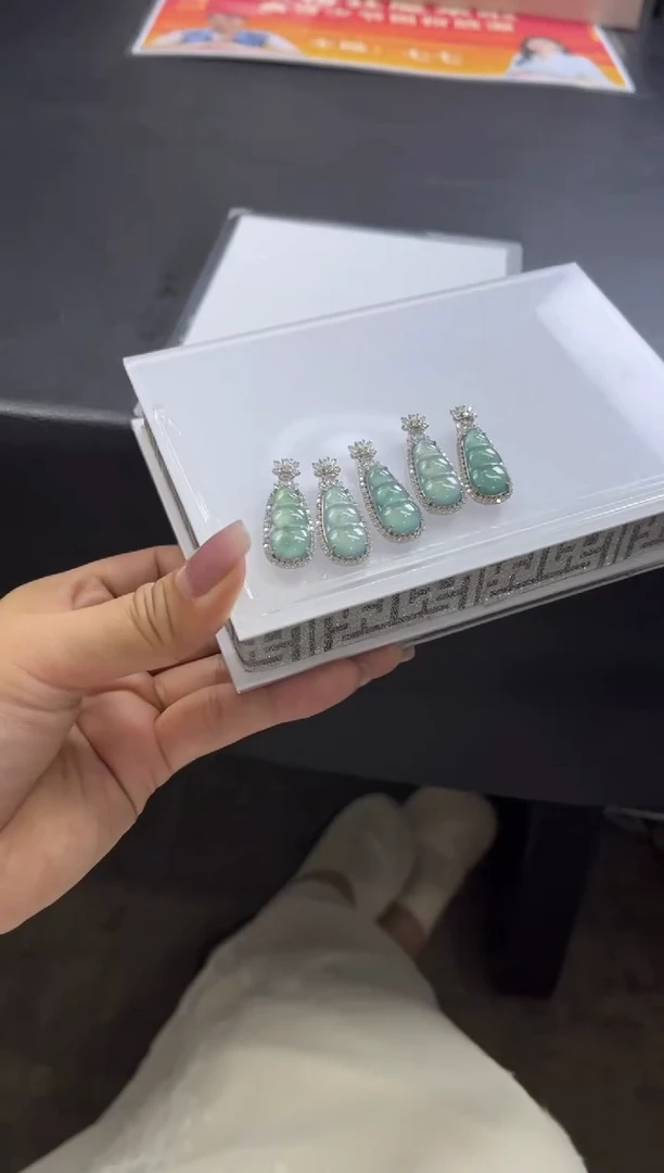 【闪购商品】翡翠颈饰未镶嵌Z157多样性发一件/配绳子【小】