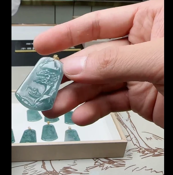 【老三珠宝】翡翠18k金镶嵌山水牌【多样性发其一】
