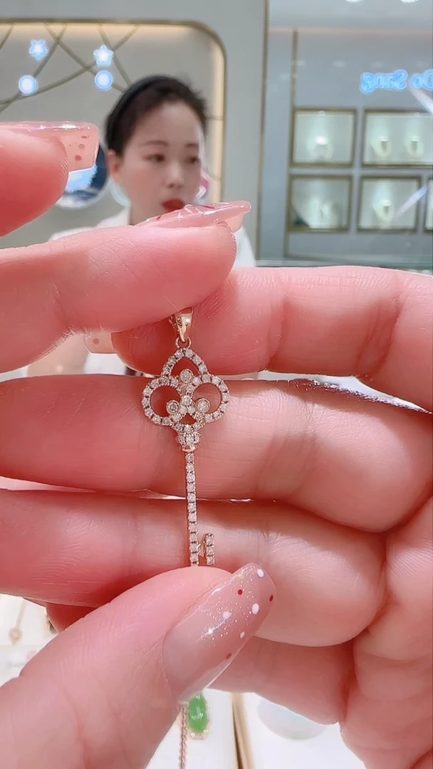 【闪购商品】钻石吊坠(不含链)18K金镶嵌吊坠