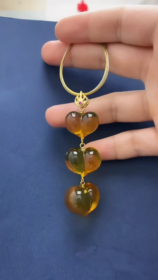 裸石琥珀未镶嵌吊坠