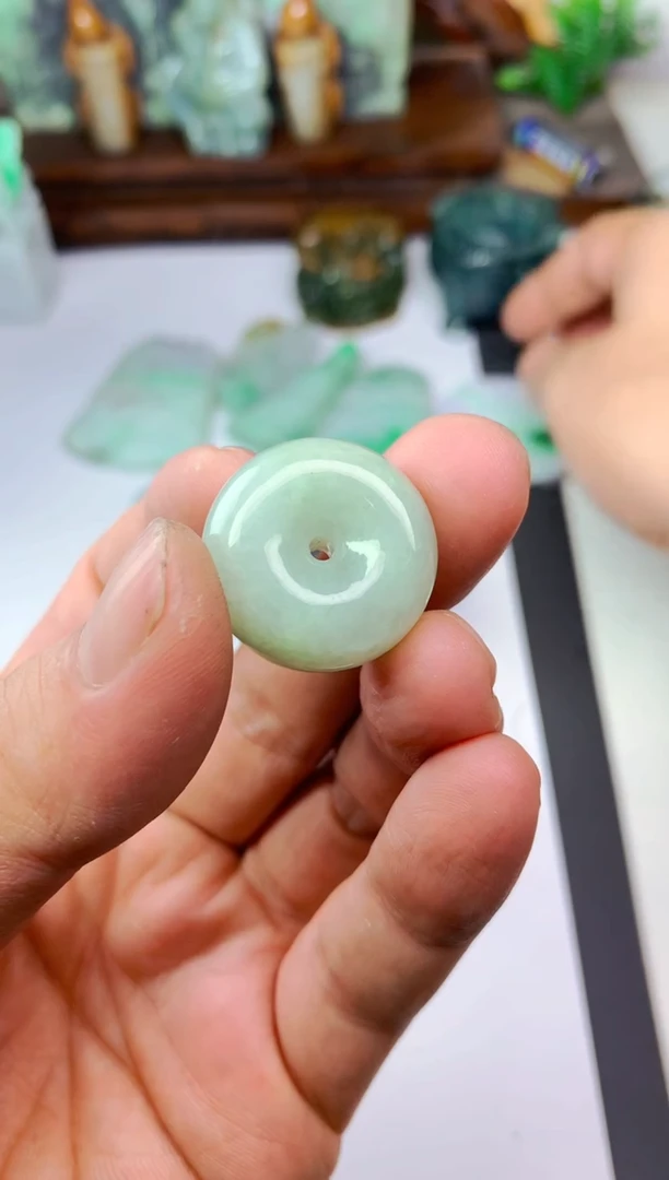 颈饰未镶嵌翡翠M**B平安扣