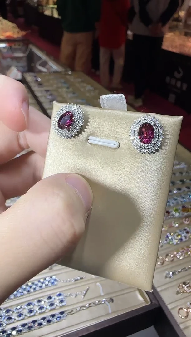 银S925镶嵌耳饰石榴石6*8mm耳钉