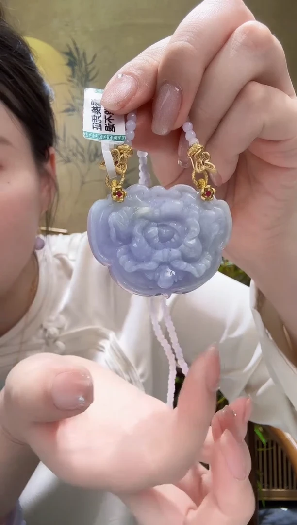 翡翠未镶嵌颈饰吊坠