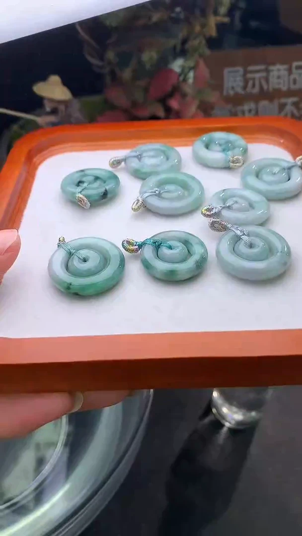 吊坠(不含链)未镶嵌翡翠子母扣多样性发一件