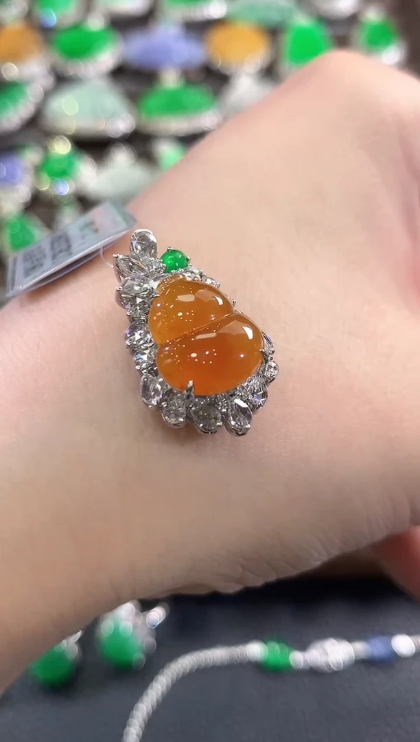 吊坠(不含链)18K金镶嵌翡翠d87